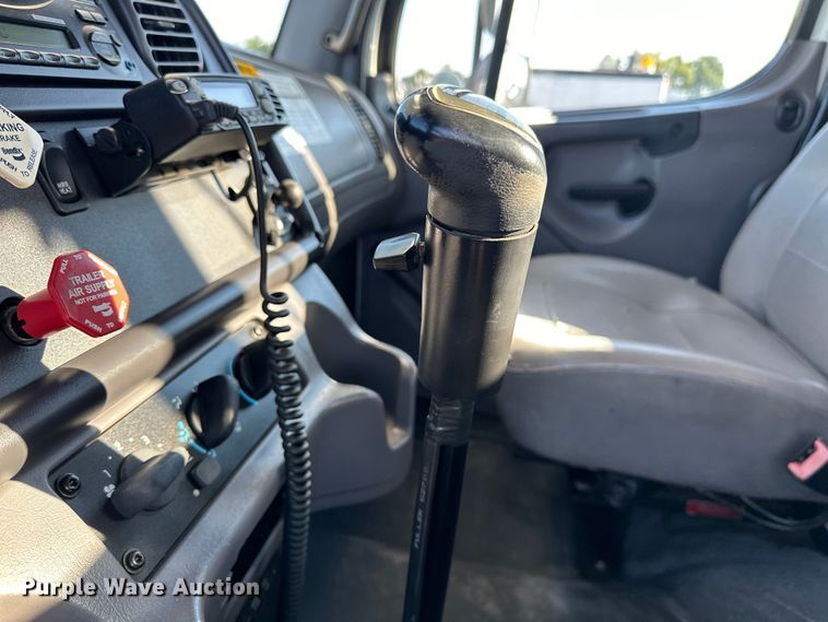 image for item EG0843 2011 Freightliner  Business Class M2 bucket truck