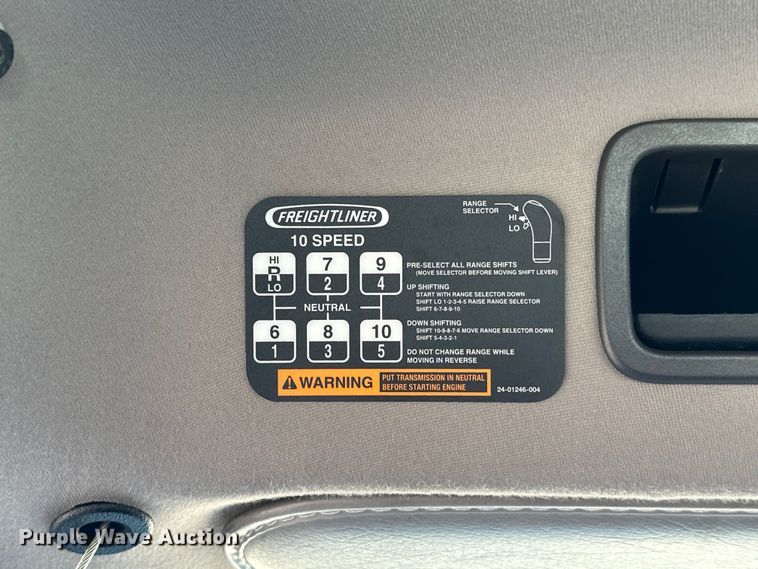 image for item EG0843 2011 Freightliner  Business Class M2 bucket truck