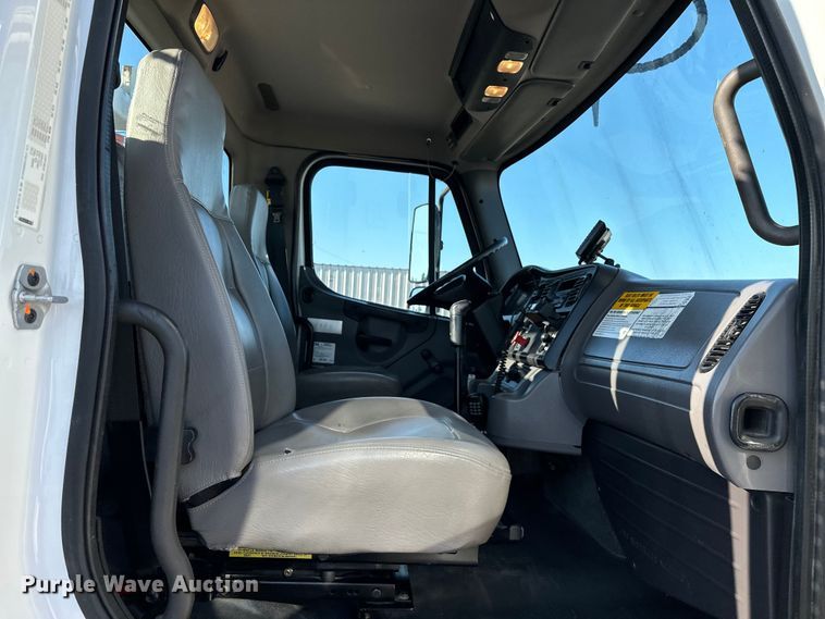 image for item EG0843 2011 Freightliner  Business Class M2 bucket truck