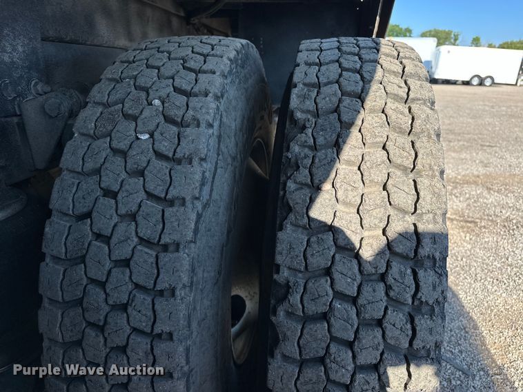 image for item EG0843 2011 Freightliner  Business Class M2 bucket truck