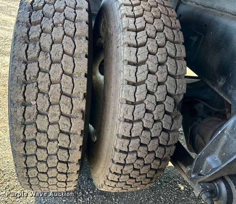 image for item EG0843 2011 Freightliner  Business Class M2 bucket truck