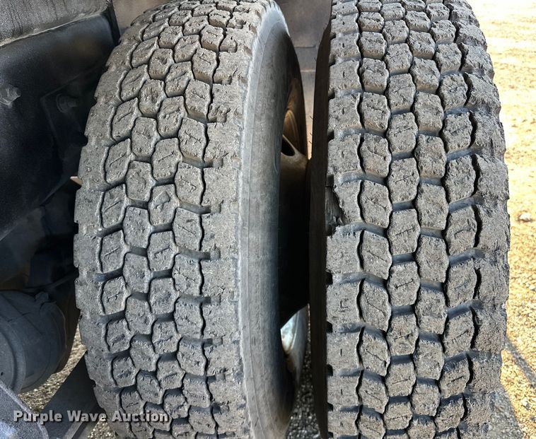 image for item EG0843 2011 Freightliner  Business Class M2 bucket truck