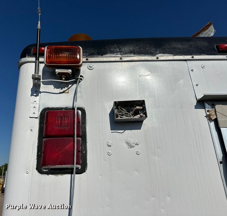 image for item EG0844 1993 Wells Cargo fiber optic trailer