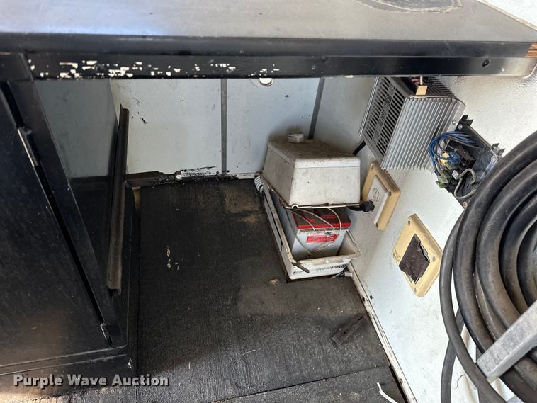 image for item EG0844 1993 Wells Cargo fiber optic trailer