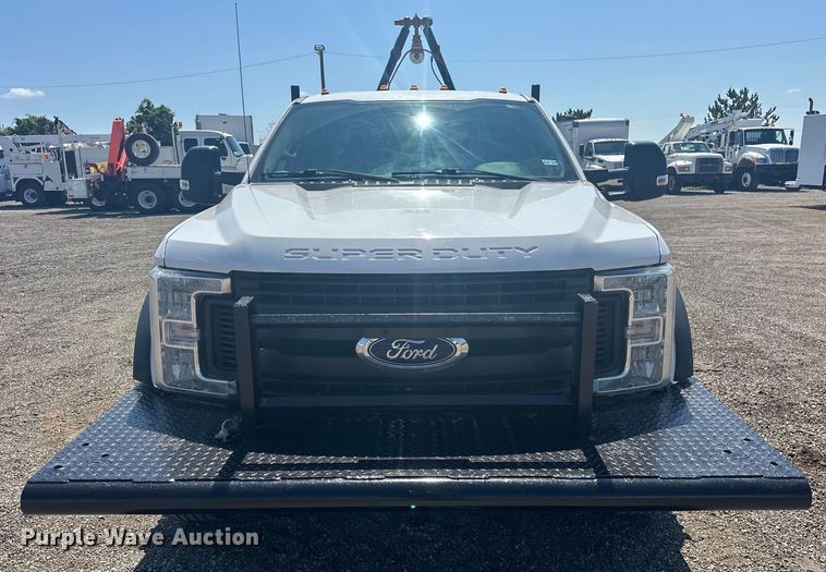 image for item EG0849 2019 Ford F550 Crew Cab winch truck