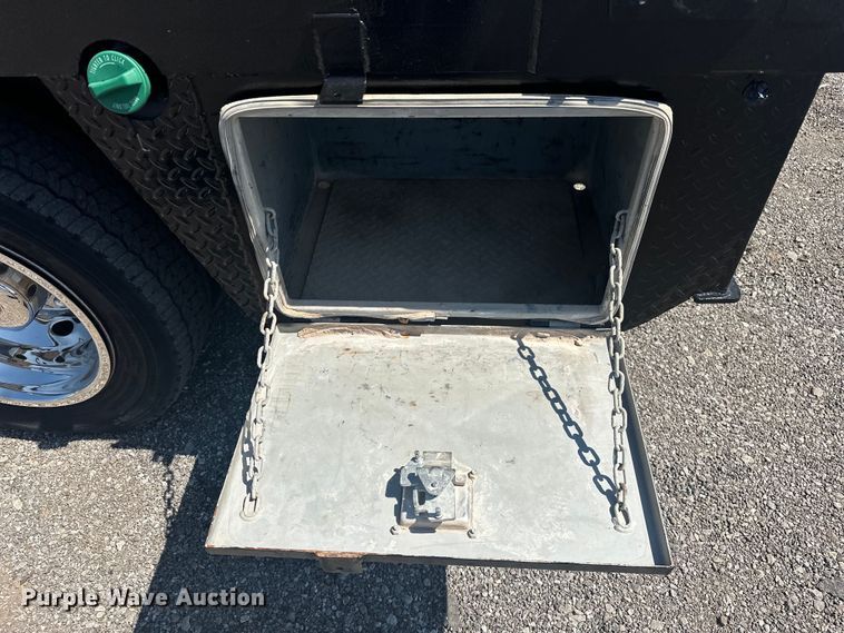 image for item EG0849 2019 Ford F550 Crew Cab winch truck