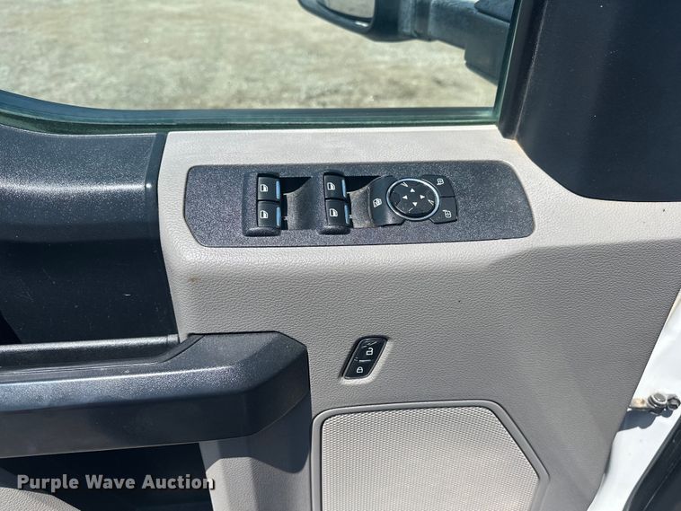 image for item EG0849 2019 Ford F550 Crew Cab winch truck