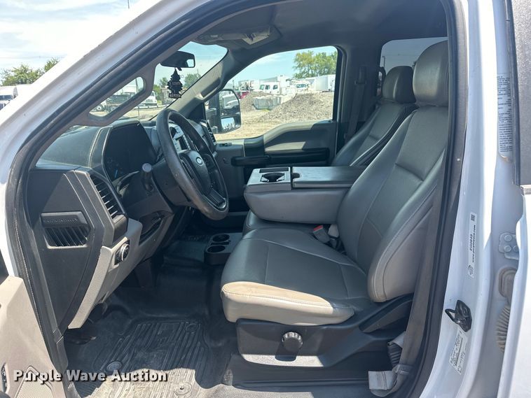 image for item EG0849 2019 Ford F550 Crew Cab winch truck