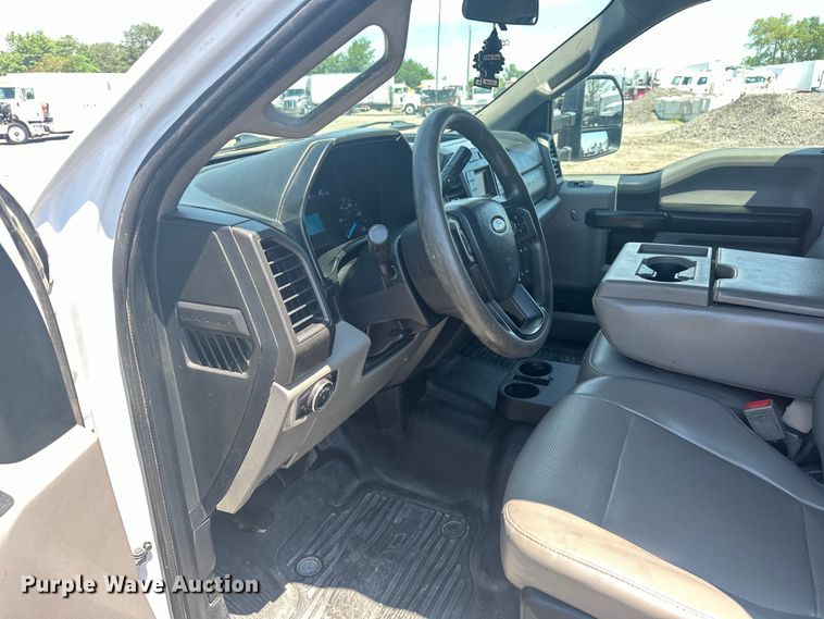 image for item EG0849 2019 Ford F550 Crew Cab winch truck