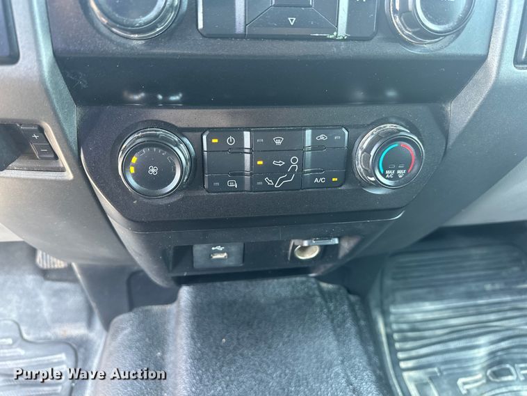 image for item EG0849 2019 Ford F550 Crew Cab winch truck