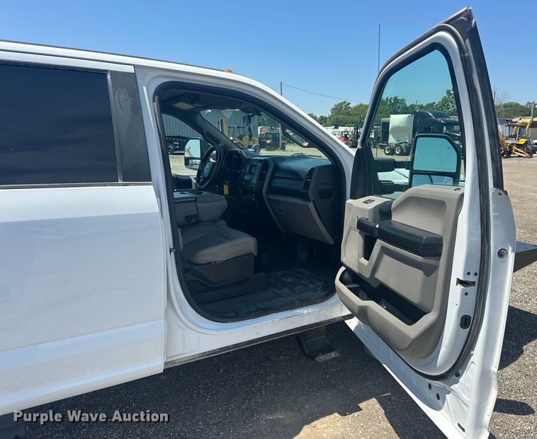 image for item EG0849 2019 Ford F550 Crew Cab winch truck