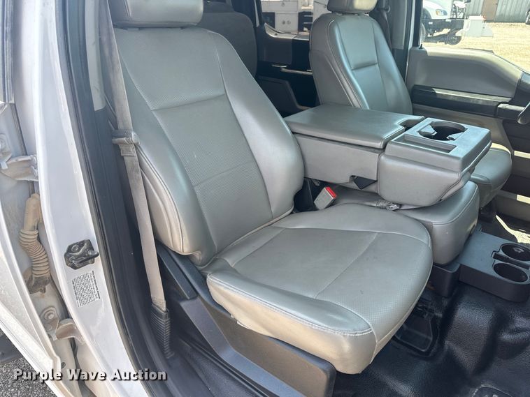 image for item EG0849 2019 Ford F550 Crew Cab winch truck