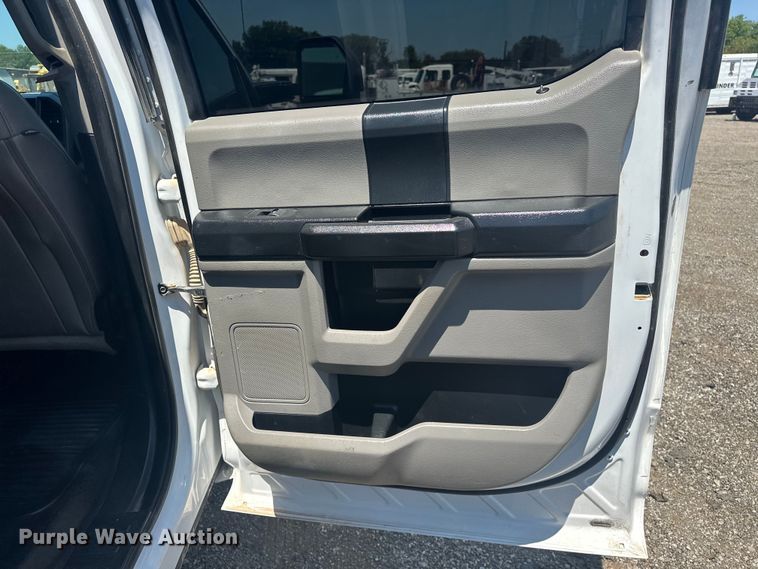 image for item EG0849 2019 Ford F550 Crew Cab winch truck