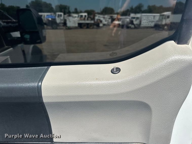 image for item EG0849 2019 Ford F550 Crew Cab winch truck