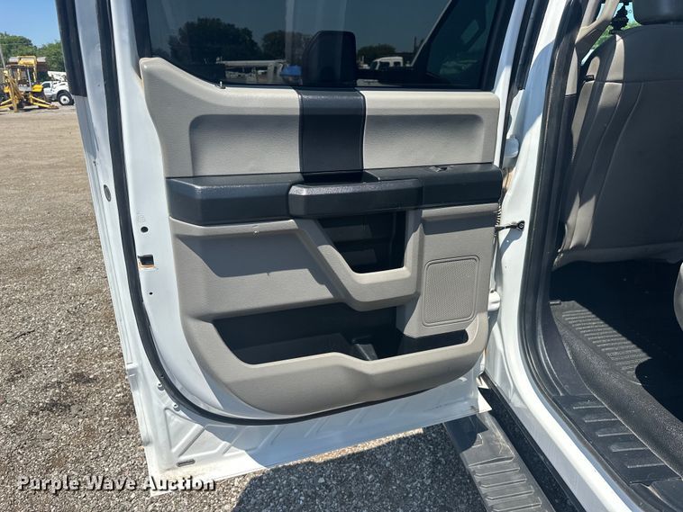 image for item EG0849 2019 Ford F550 Crew Cab winch truck