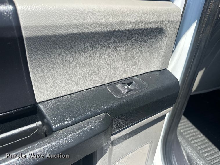 image for item EG0849 2019 Ford F550 Crew Cab winch truck