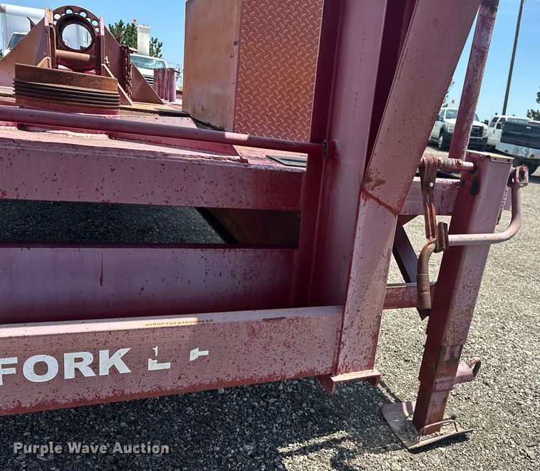 image for item EG0851 1999 West Wind  oilfield trailer