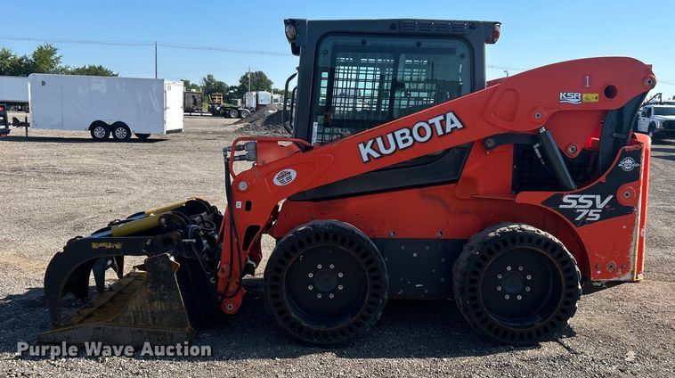 image for item EG0855 2018 Kubota  SSV75 skid steer loader