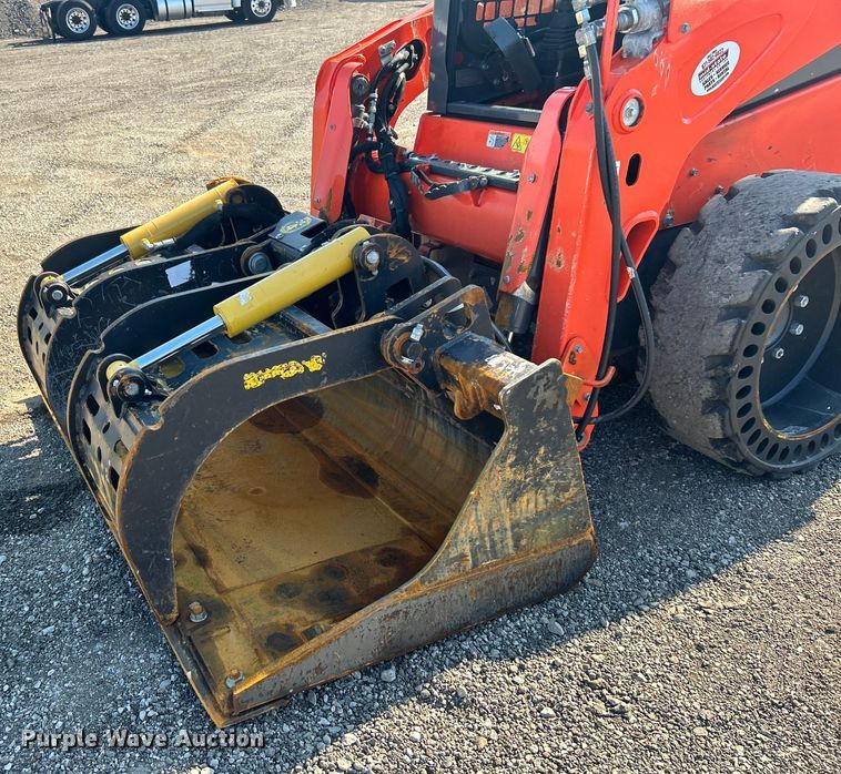 image for item EG0855 2018 Kubota  SSV75 skid steer loader