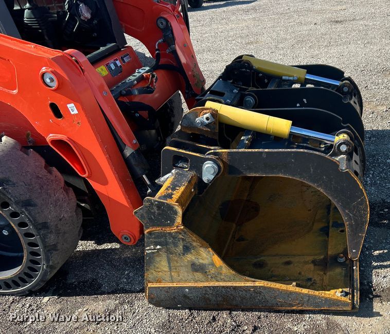 image for item EG0855 2018 Kubota  SSV75 skid steer loader