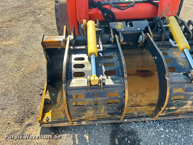 image for item EG0855 2018 Kubota  SSV75 skid steer loader