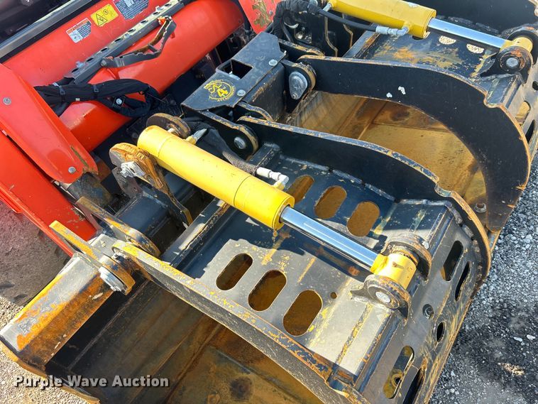 image for item EG0855 2018 Kubota  SSV75 skid steer loader