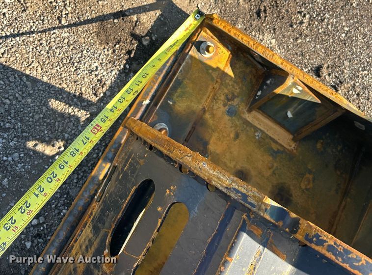 image for item EG0855 2018 Kubota  SSV75 skid steer loader