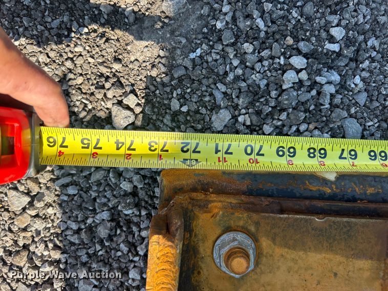 image for item EG0855 2018 Kubota  SSV75 skid steer loader