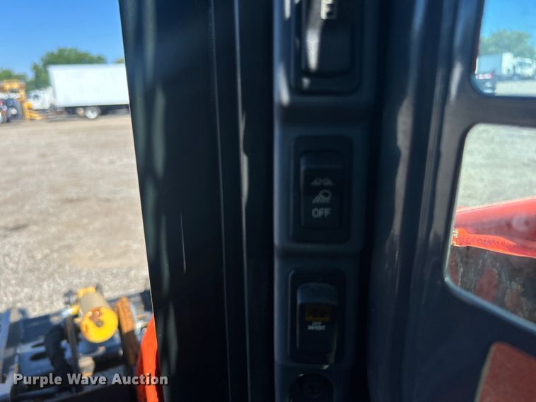 image for item EG0855 2018 Kubota  SSV75 skid steer loader