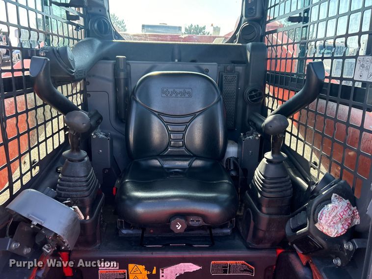 image for item EG0855 2018 Kubota  SSV75 skid steer loader