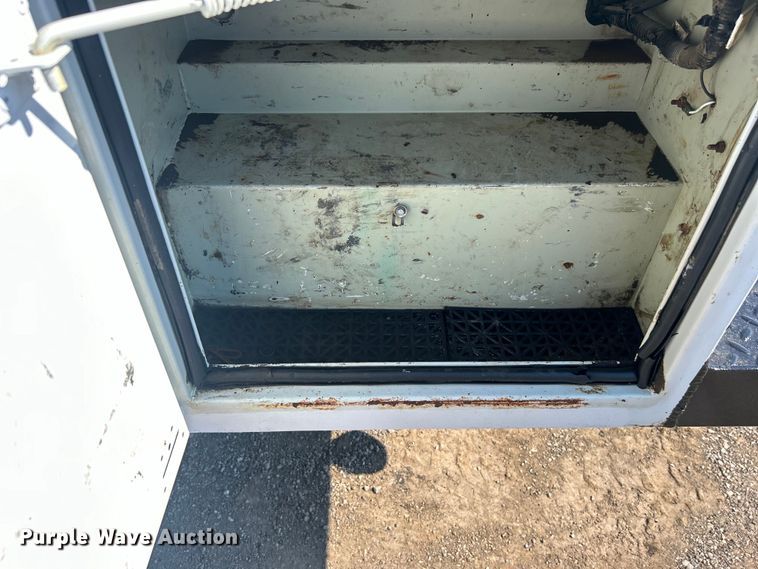 image for item EG0858 2013 Chevrolet  Silverado 3500HD Ext. Cab utility bed pickup truck