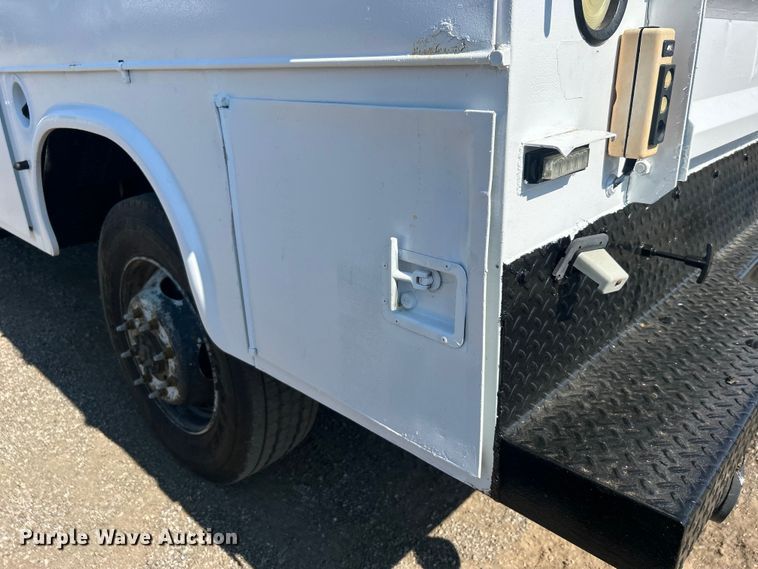 image for item EG0858 2013 Chevrolet  Silverado 3500HD Ext. Cab utility bed pickup truck