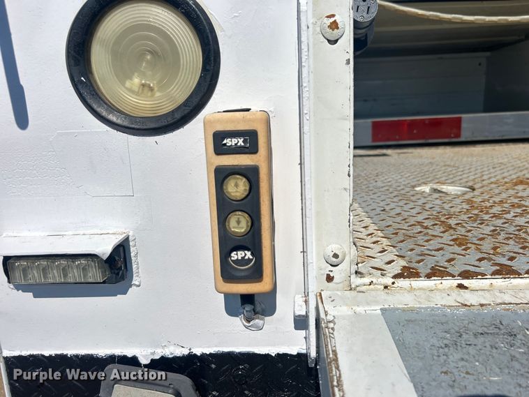 image for item EG0858 2013 Chevrolet  Silverado 3500HD Ext. Cab utility bed pickup truck