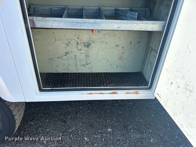 image for item EG0858 2013 Chevrolet  Silverado 3500HD Ext. Cab utility bed pickup truck