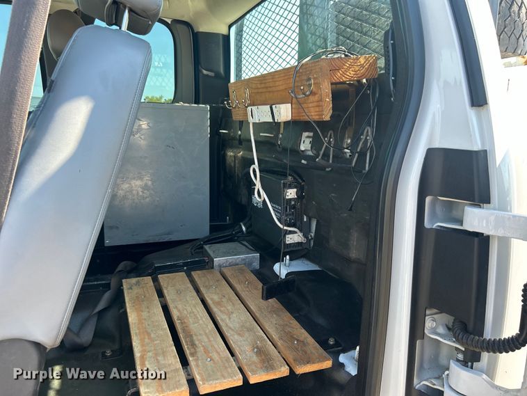 image for item EG0858 2013 Chevrolet  Silverado 3500HD Ext. Cab utility bed pickup truck