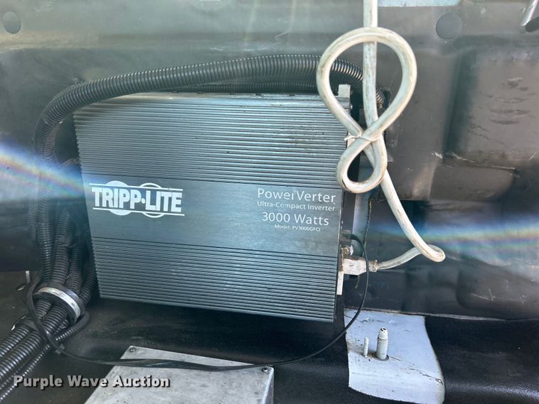 image for item EG0858 2013 Chevrolet  Silverado 3500HD Ext. Cab utility bed pickup truck