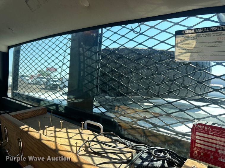 image for item EG0858 2013 Chevrolet  Silverado 3500HD Ext. Cab utility bed pickup truck