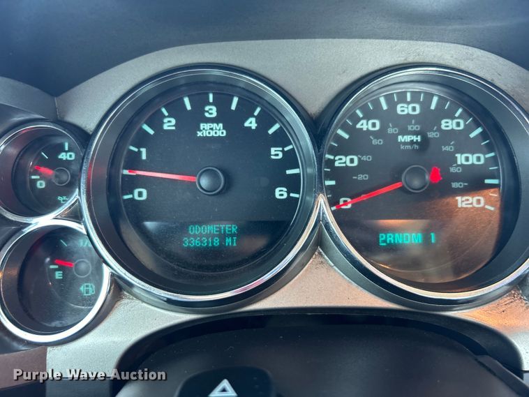 image for item EG0858 2013 Chevrolet  Silverado 3500HD Ext. Cab utility bed pickup truck