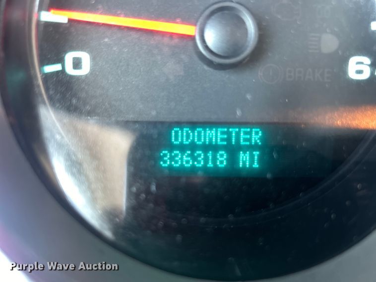 image for item EG0858 2013 Chevrolet  Silverado 3500HD Ext. Cab utility bed pickup truck