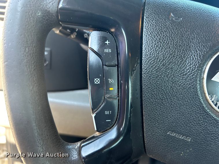 image for item EG0858 2013 Chevrolet  Silverado 3500HD Ext. Cab utility bed pickup truck