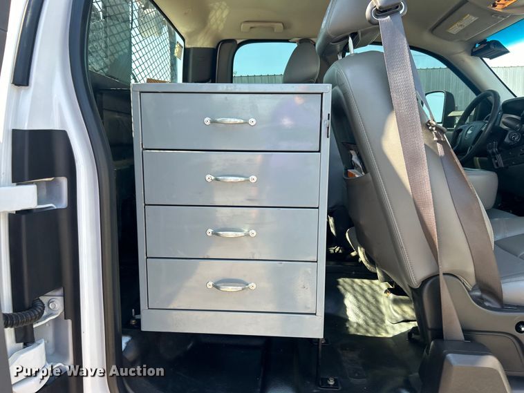 image for item EG0858 2013 Chevrolet  Silverado 3500HD Ext. Cab utility bed pickup truck