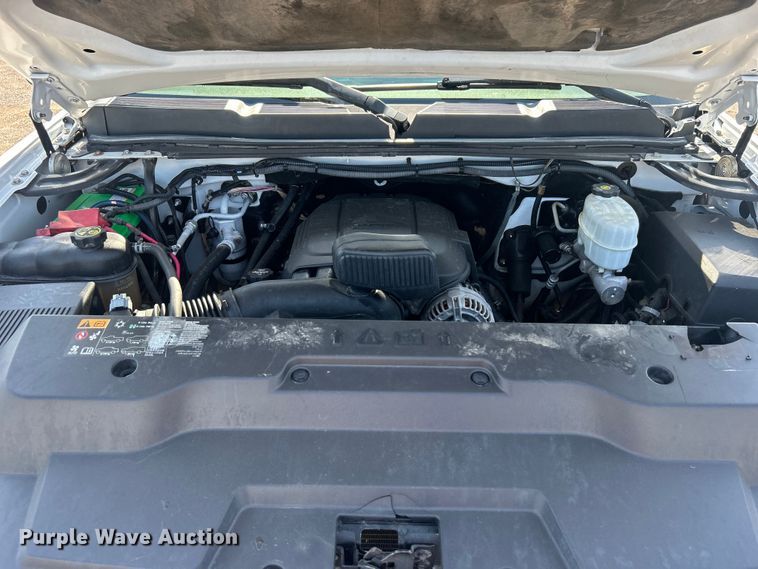 image for item EG0858 2013 Chevrolet  Silverado 3500HD Ext. Cab utility bed pickup truck