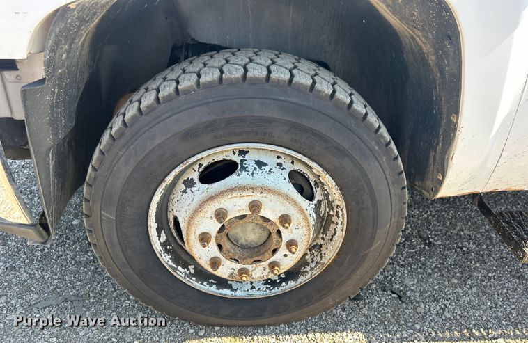 image for item EG0858 2013 Chevrolet  Silverado 3500HD Ext. Cab utility bed pickup truck