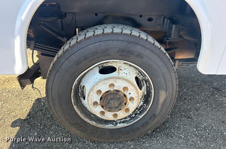 image for item EG0858 2013 Chevrolet  Silverado 3500HD Ext. Cab utility bed pickup truck