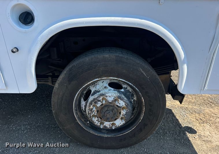 image for item EG0858 2013 Chevrolet  Silverado 3500HD Ext. Cab utility bed pickup truck