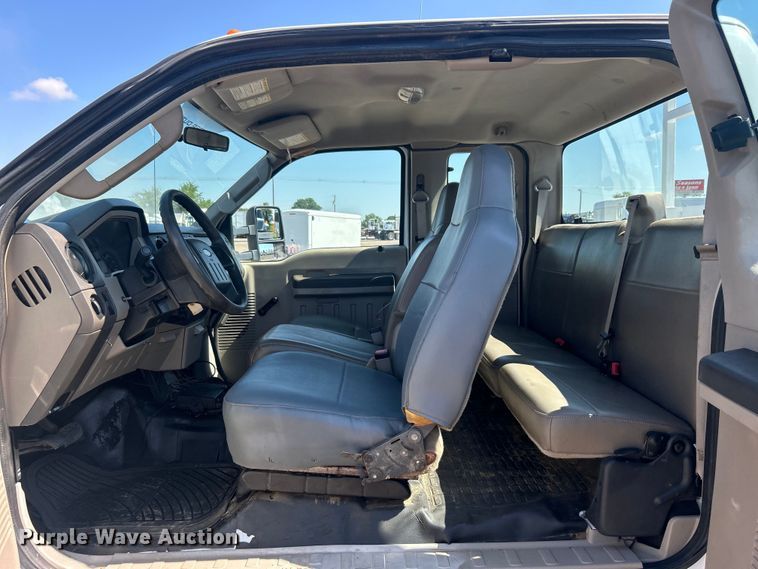 image for item EG0859 2008 Ford F450 Super Duty  SuperCab utility / service truck