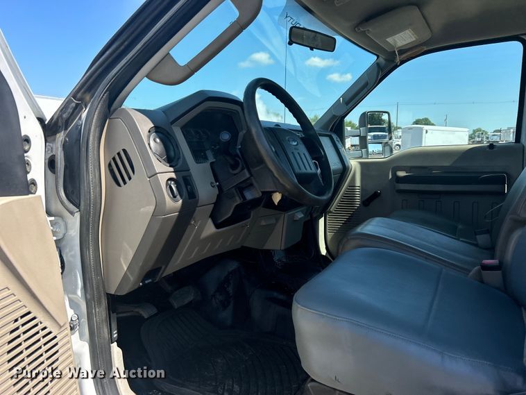 image for item EG0859 2008 Ford F450 Super Duty  SuperCab utility / service truck