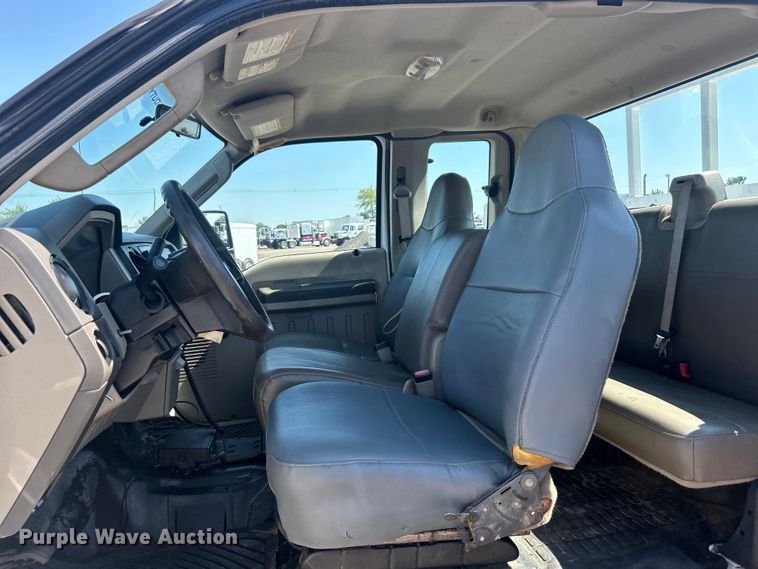 image for item EG0859 2008 Ford F450 Super Duty  SuperCab utility / service truck