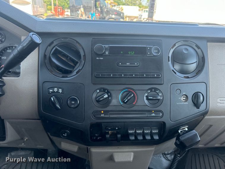 image for item EG0859 2008 Ford F450 Super Duty  SuperCab utility / service truck