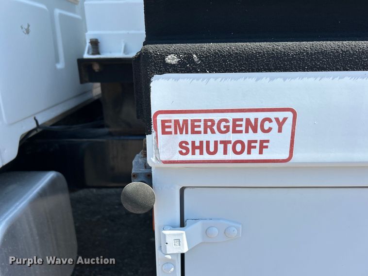 image for item EG0860 2005 Sterling Acterra fuel / lube truck